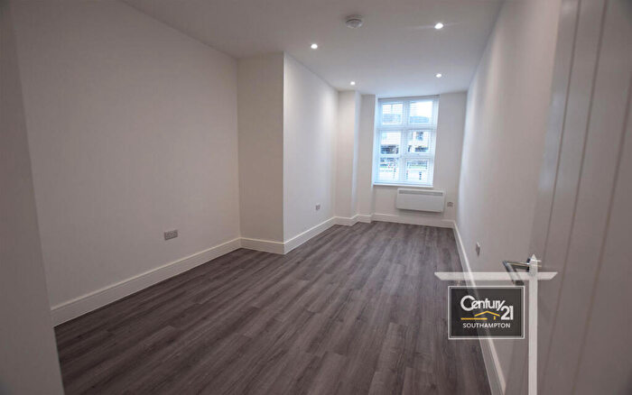 1 Bedroom Flat To Rent In |Ref: |, Chiltern House, College Place, Southampton, SO15