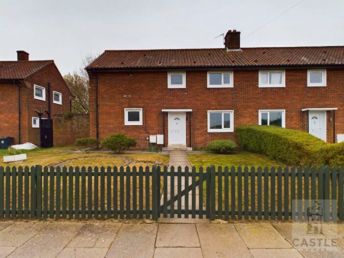 3 Bedroom Semi-Detached House To Rent In Lingfield Close, Darlington, DL1