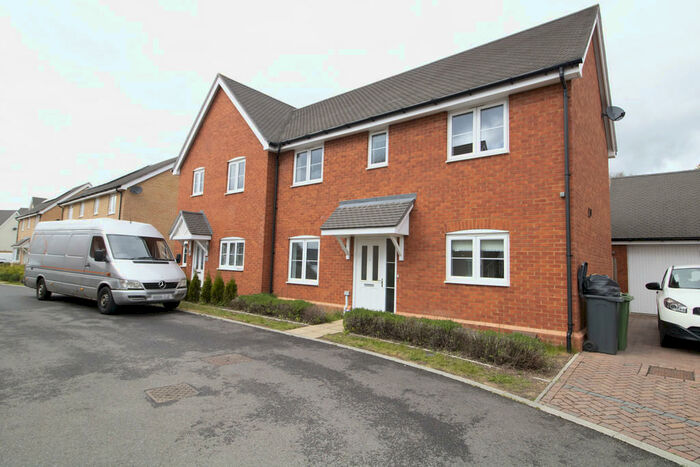 3 Bedroom Semi-Detached House To Rent In Mallet Avenue, Maidstone, ME15