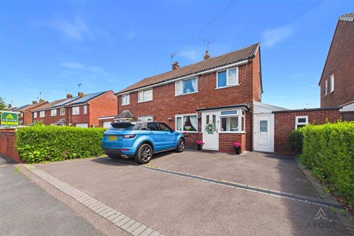 3 Bedroom Semi-Detached House For Sale In Copes Way, Uttoxeter, Staffordshire, ST14
