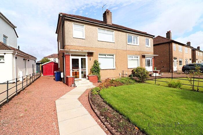 3 Bedroom Semi-Detached Villa For Sale In Paisley Road, Renfrew, PA4