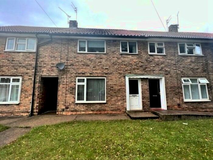 3 Bedroom Terraced House To Rent In Cober Grove, Hull, HU8