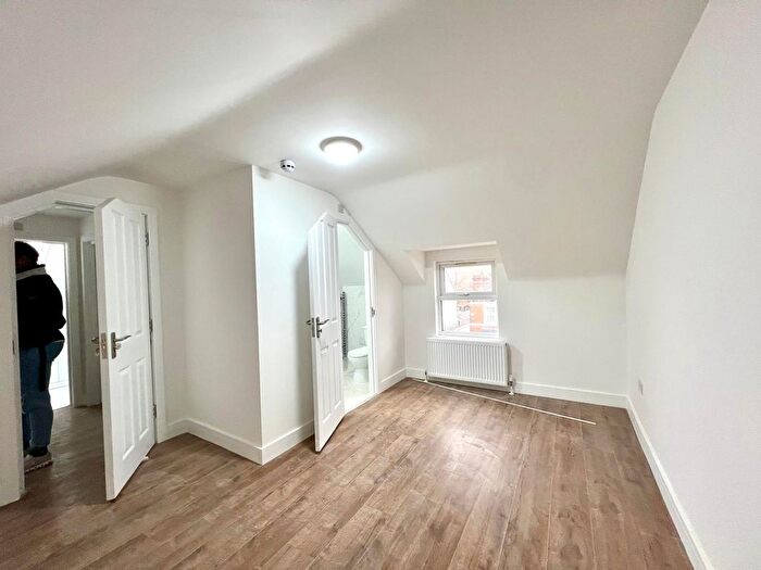 7 Bedroom Detached House To Rent In London Road, Staines, TW18