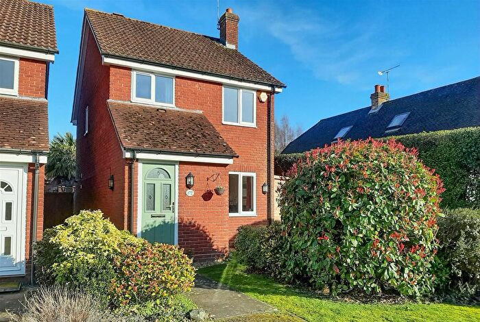 3 Bedroom Detached House For Sale In Comptons Lane, Horsham, RH13