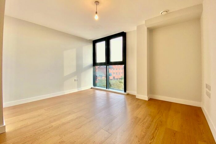 1 Bedroom Apartment To Rent In Victoria Riverside, LS10