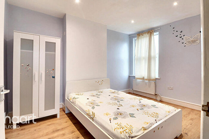 3 Bedroom End Of Terrace House For Sale In Essex Road, Barking, IG11