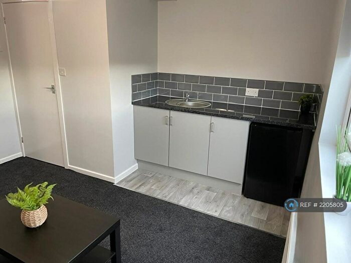 Studio To Rent In Whitehall Road, Leeds, LS12