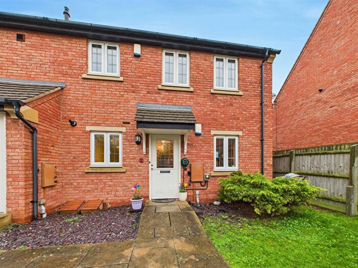 2 Bedroom Flat To Rent In Highland Drive, Loughborough, LE11