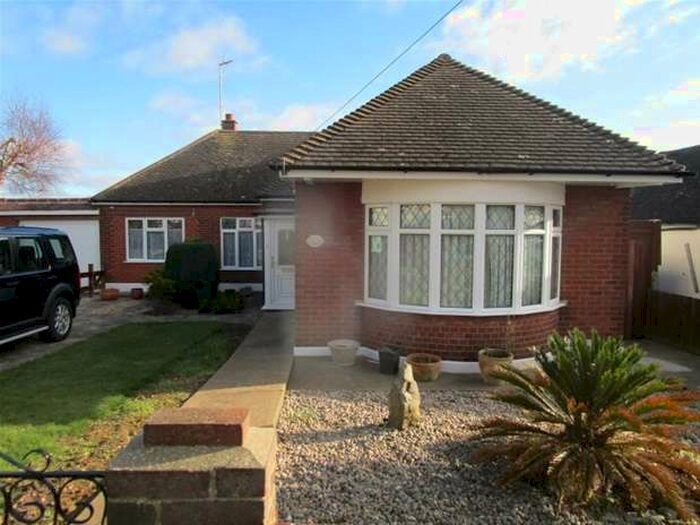 2 Bedroom Bungalow To Rent In Ashurst Avenue, Southend-on-sea, SS2