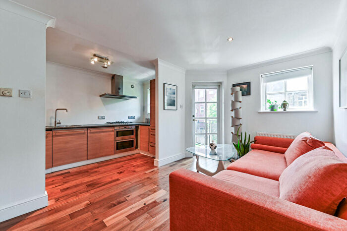 1 Bedroom Flat For Sale In Pine Street, Clerkenwell, London, EC1R
