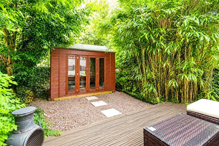 1 Bedroom Apartment For Sale In Alma Vale Road, Bristol, BS8