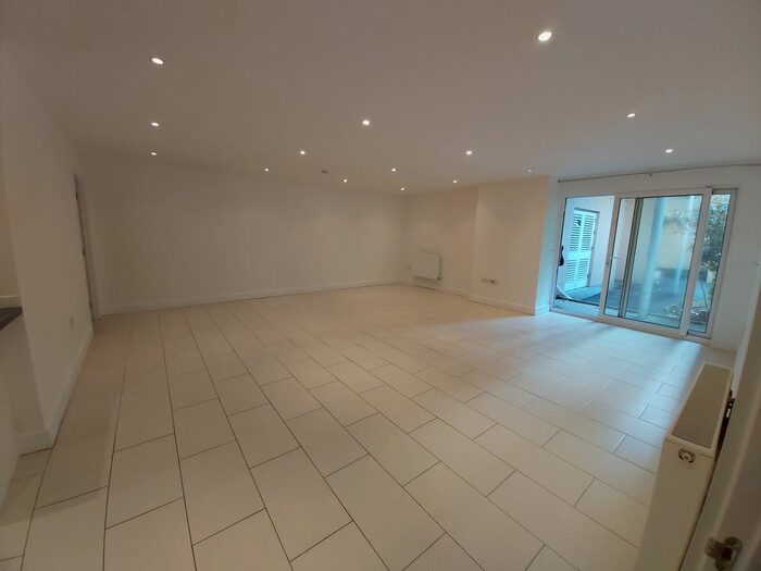 2 Bedroom Flat To Rent In Ayton Drive, Portland, DT5