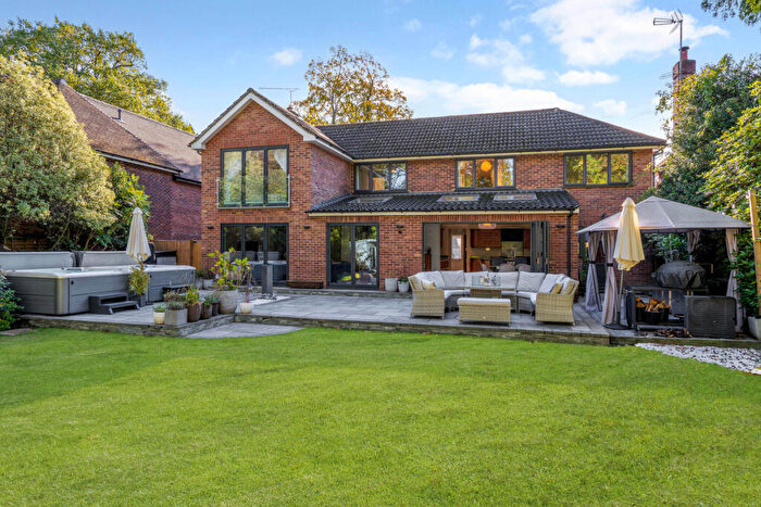 5 Bedroom Detached House For Sale In Blackwood Close, West Byfleet, KT14