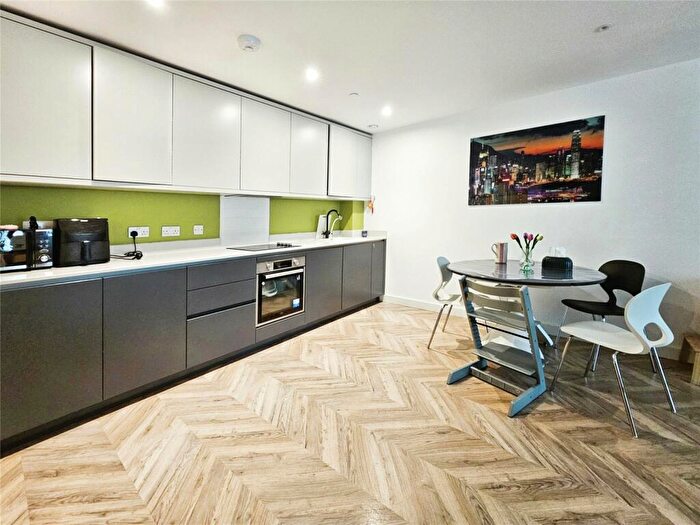 1 Bedroom Flat For Sale In Wheatfield Way, Kingston Upon Thames, KT1