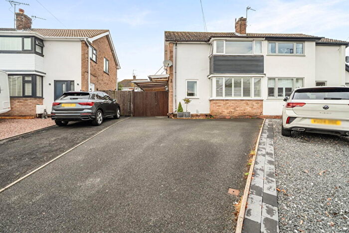3 Bedroom Semi Detached House For Sale In Rydal Close, Stourport-on-severn, DY13