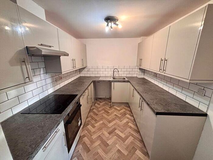 2 Bedroom Flat For Sale In Firedrake Croft, Stoke, CV1
