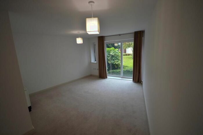 2 Bedroom Flat To Rent In The Dale, Meersbrook, Sheffield S8