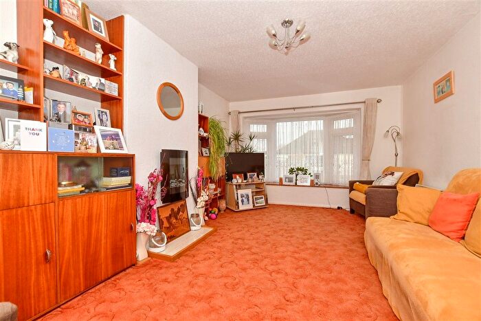 4 Bedroom Semi-detached House For Sale In Romney Road, Billericay, Essex, CM12