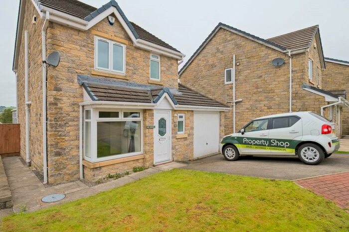 3 Bedroom Detached House To Rent In Caltha Drive, Lower Darwen, Darwen, Lancashire, BB3