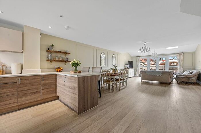 3 Bedroom Terraced House For Sale In Little Dumplings, Broomfield, CM1