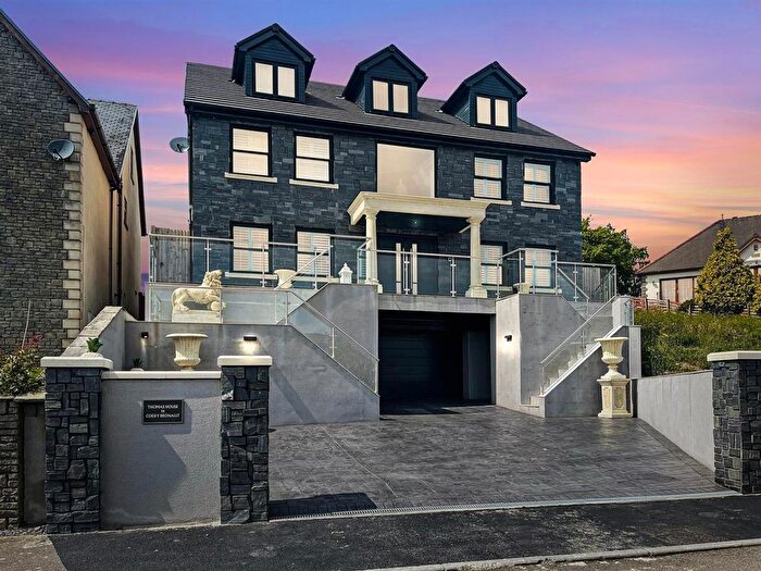 5 Bedroom Detached House For Sale In Coed Y Bronallt, Pontarddulais, Swansea, SA4