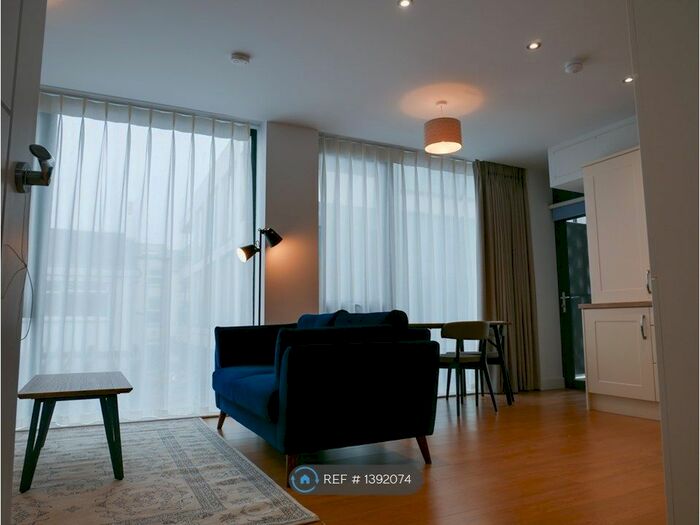 2 Bedroom Flat To Rent In High Street, Holywood, BT18