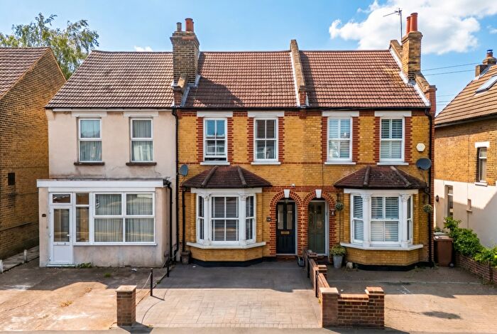 3 Bedroom Terraced House For Sale In Station Road, Crayford, Dartford, Kent, DA1