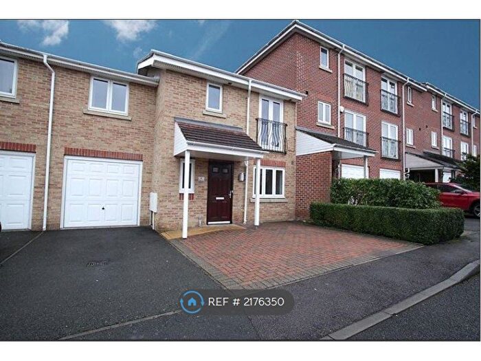 4 Bedroom Terraced House To Rent In Poppy Close, Luton, LU3