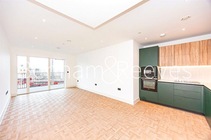 2 Bedroom Property To Rent In Danvers Avenue, London, SW11