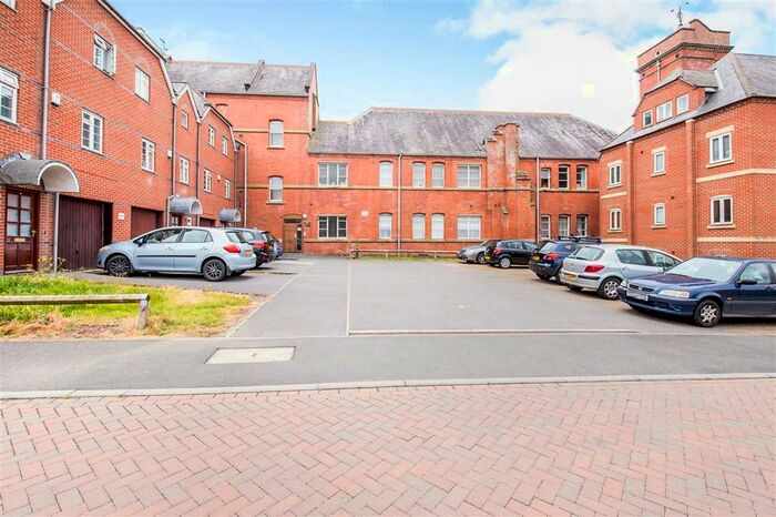 2 Bedroom Apartment To Rent In Grosvenor Gate, Leicester, LE5