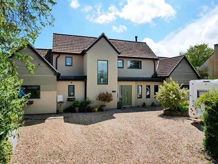 4 Bedroom Detached House For Sale In Castle Walk, Calne, SN11
