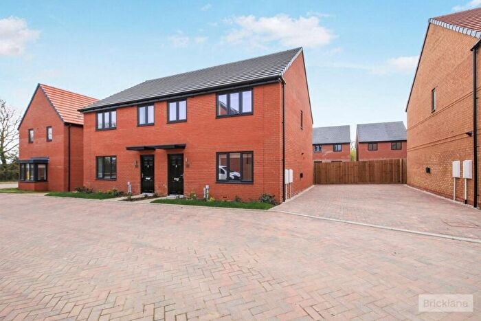 4 Bedroom Semi Detached House To Rent In Stonemason Way, Peterborough, PE4
