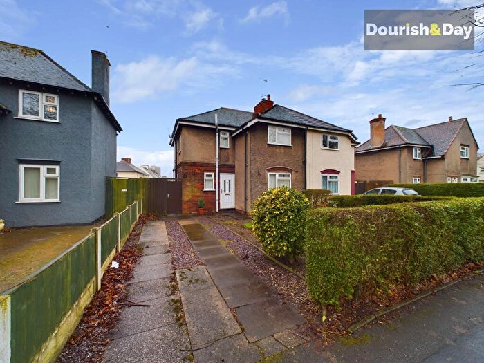3 Bedroom Semi-Detached House For Sale In Westhead Avenue, Stafford, ST16