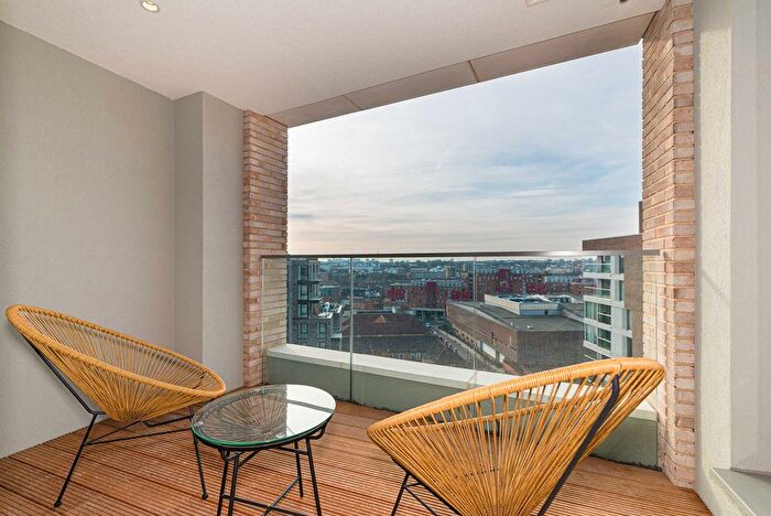 2 Bedroom Flat For Sale In Camley Street, King's Cross, N1C