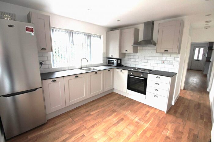 2 Bedroom Cottage To Rent In Taylors Lane, Hadley Highstone, EN5