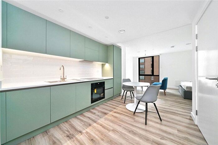 Apartment To Rent In Kimpton Road, Luton, LU2