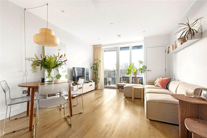 1 Bedroom Flat For Sale In Sutherland Road, Walthamstow, London, E17