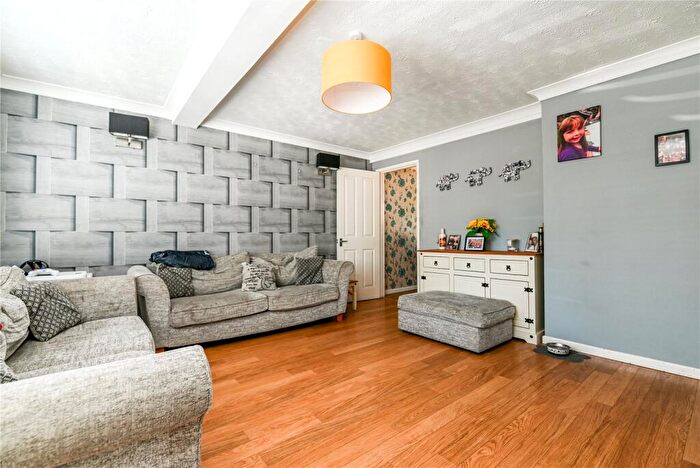 3 Bedroom Terraced House For Sale In Woodvale Gardens, New Milton, Hampshire, BH25