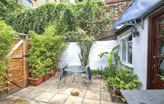 Studio To Rent In St John Street, EC1V