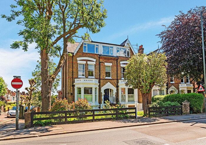 2 Bedroom Flat To Rent In Worple Road, Wimbledon, SW20