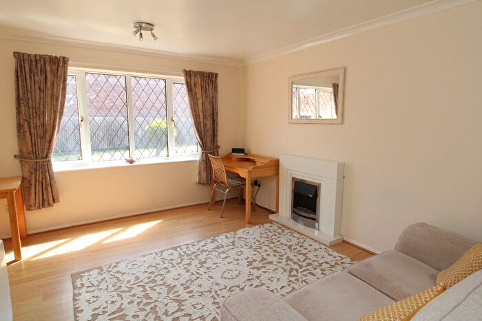 1 Bedroom Maisonette To Rent In Raddlebarn Farm Drive, Selly Oak, B29