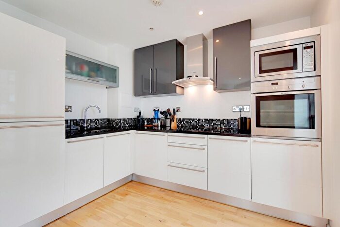 2 Bedroom Flat To Rent In Ability Place, Millharbour, E14