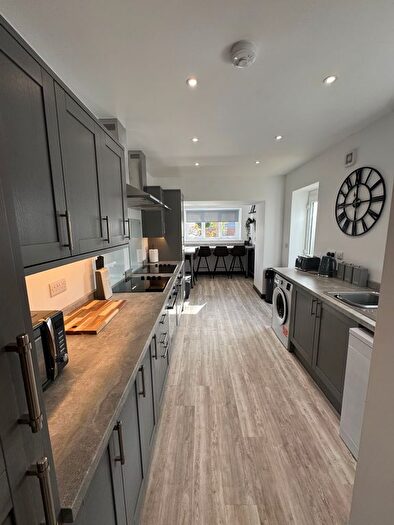 5 Bedroom Terraced House To Rent In Bryn Road, Swansea, SA6