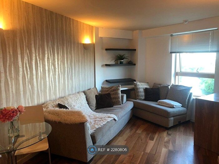 1 Bedroom Flat To Rent In Whitehall Road, Leeds, LS1