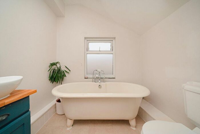3 Bedroom Terraced House For Sale In Eleanor Grove, Barnes, SW13