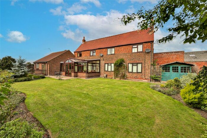 4 Bedroom Detached House For Sale In Winestead, Hull, HU12