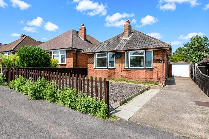 2 Bedroom Detached Bungalow For Sale In Saffron Hill, Letchworth Garden City, SG6