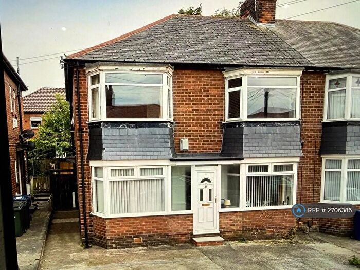 2 Bedroom Flat To Rent In Angerton Gardens, Newcastle Upon Tyne, NE5