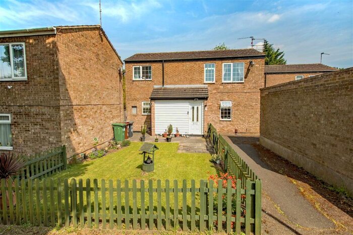 3 Bedroom Detached House For Sale In Pages Walk, Corby, NN17