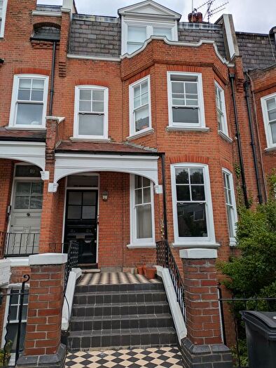 2 Bedroom Flat To Rent In Hillside Gardens, Highgate, N6
